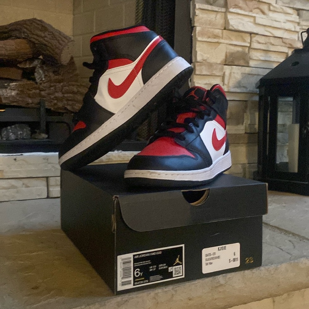 Jordan 1 GS Black Fire. Excellent condition.